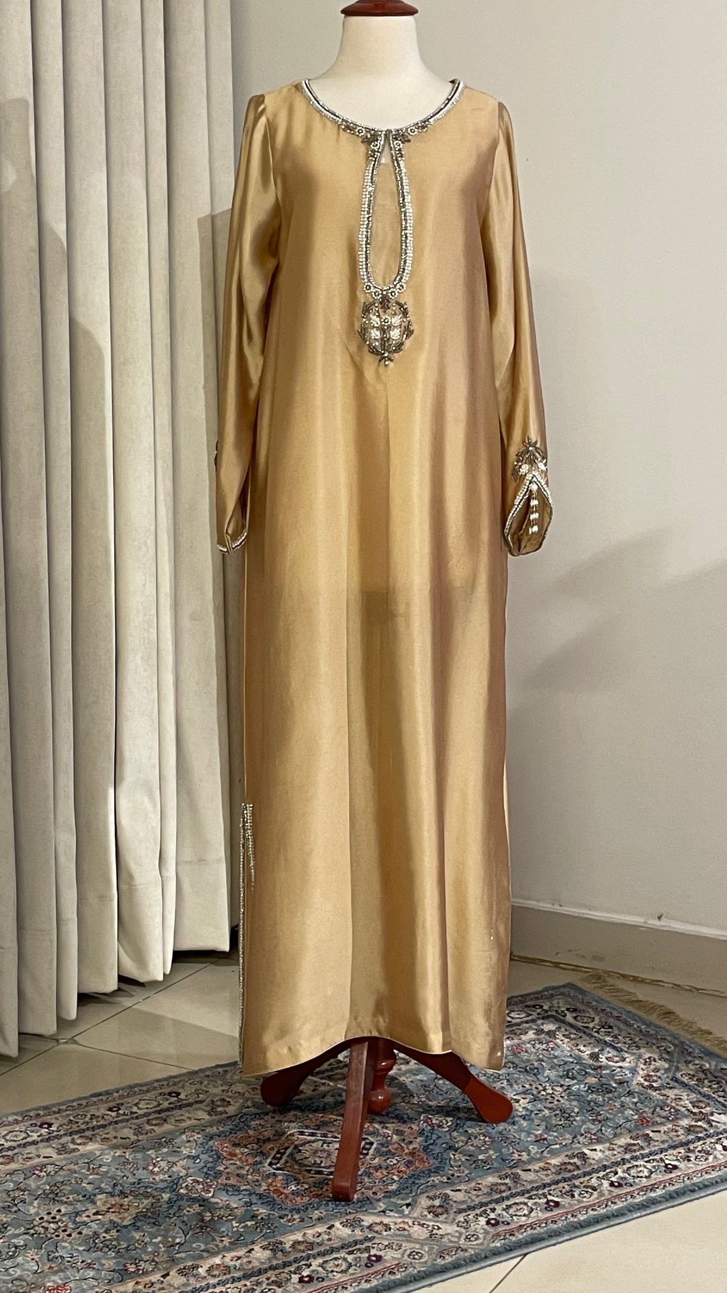 LP14-25 – Gold Tissue Silk Kaftan