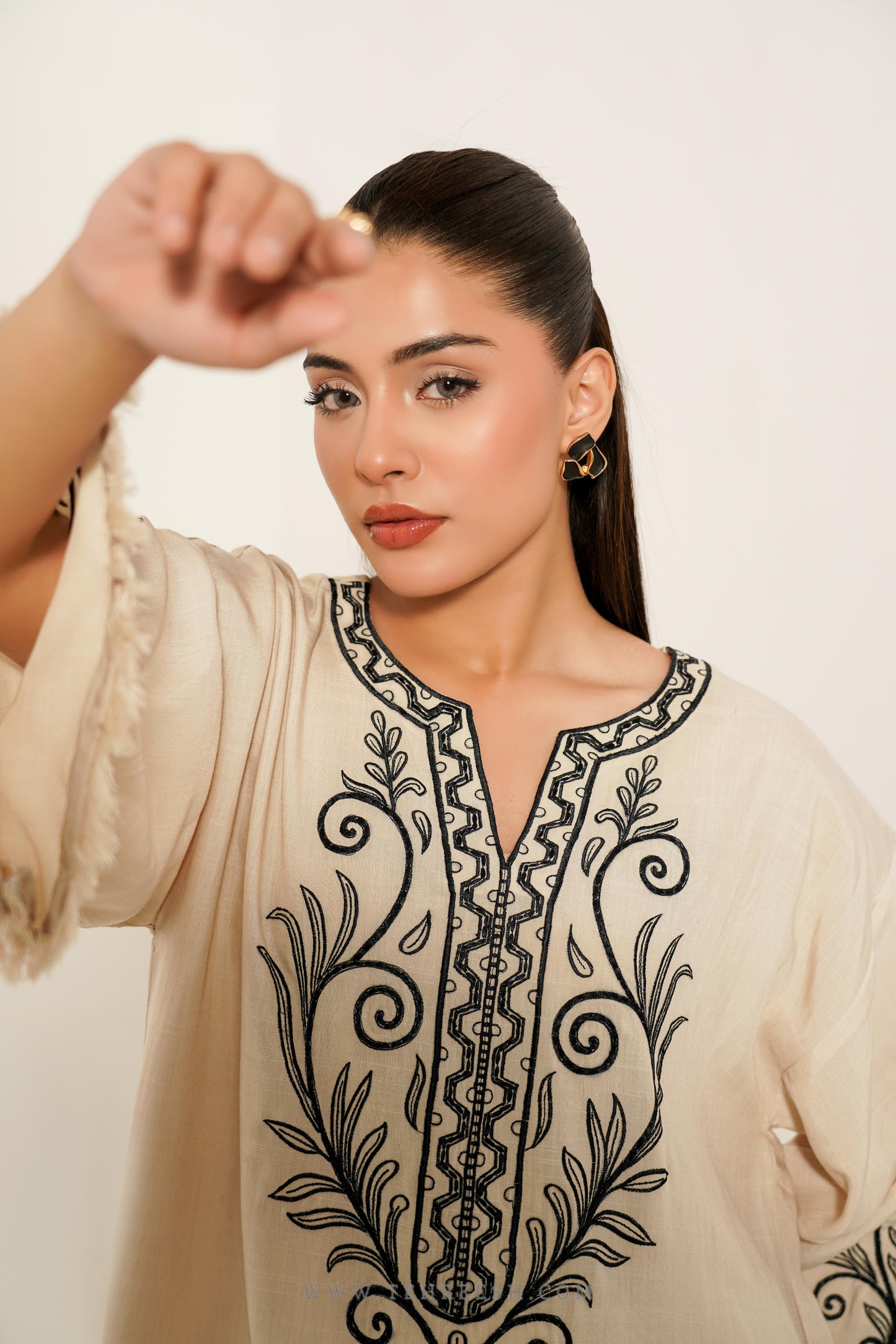 TS25-SP32 AYRA Kaftan