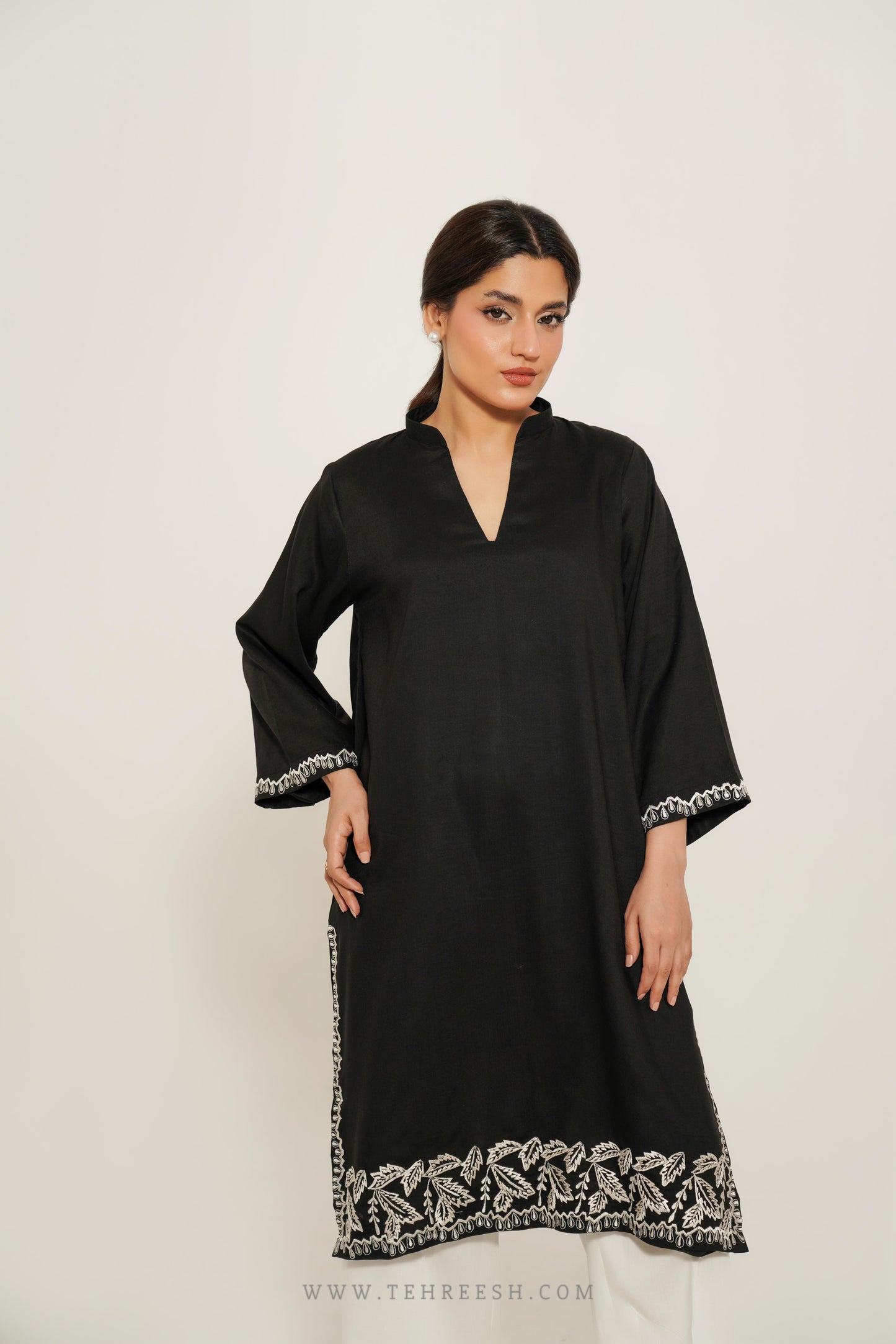 TS25-SP44 RAANIA Shirt