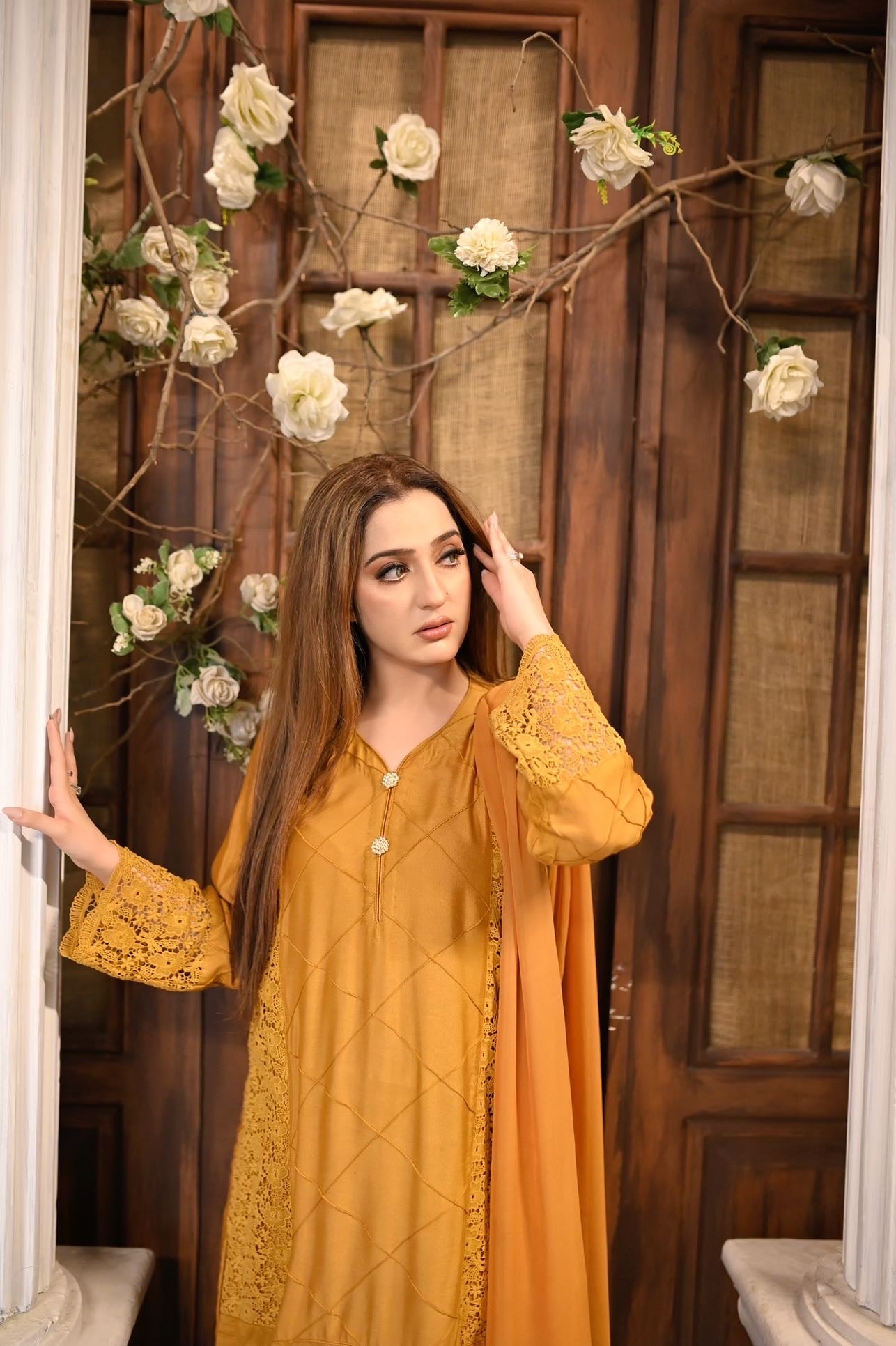 TS23-01 MUSTARD PLEATED COTTON NET
