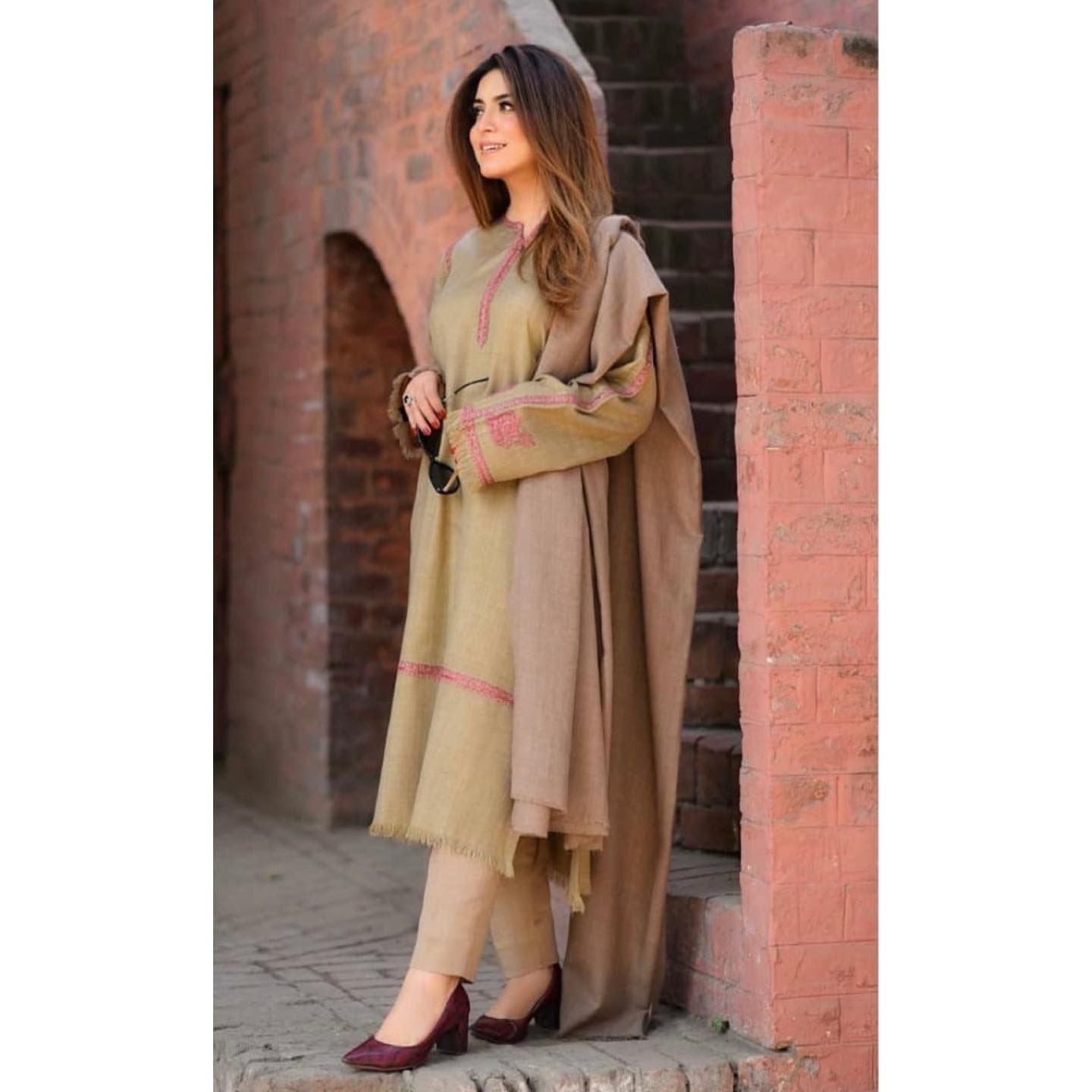 TS23-03 HAND EMBROIDERED PASHMINA KURTA – TEHREESH