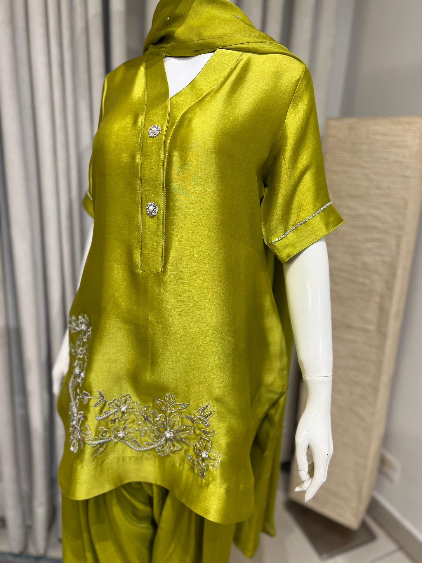 CP32-25 LIME GREEN-TISSUE SILK SHIRT WITH PANTS