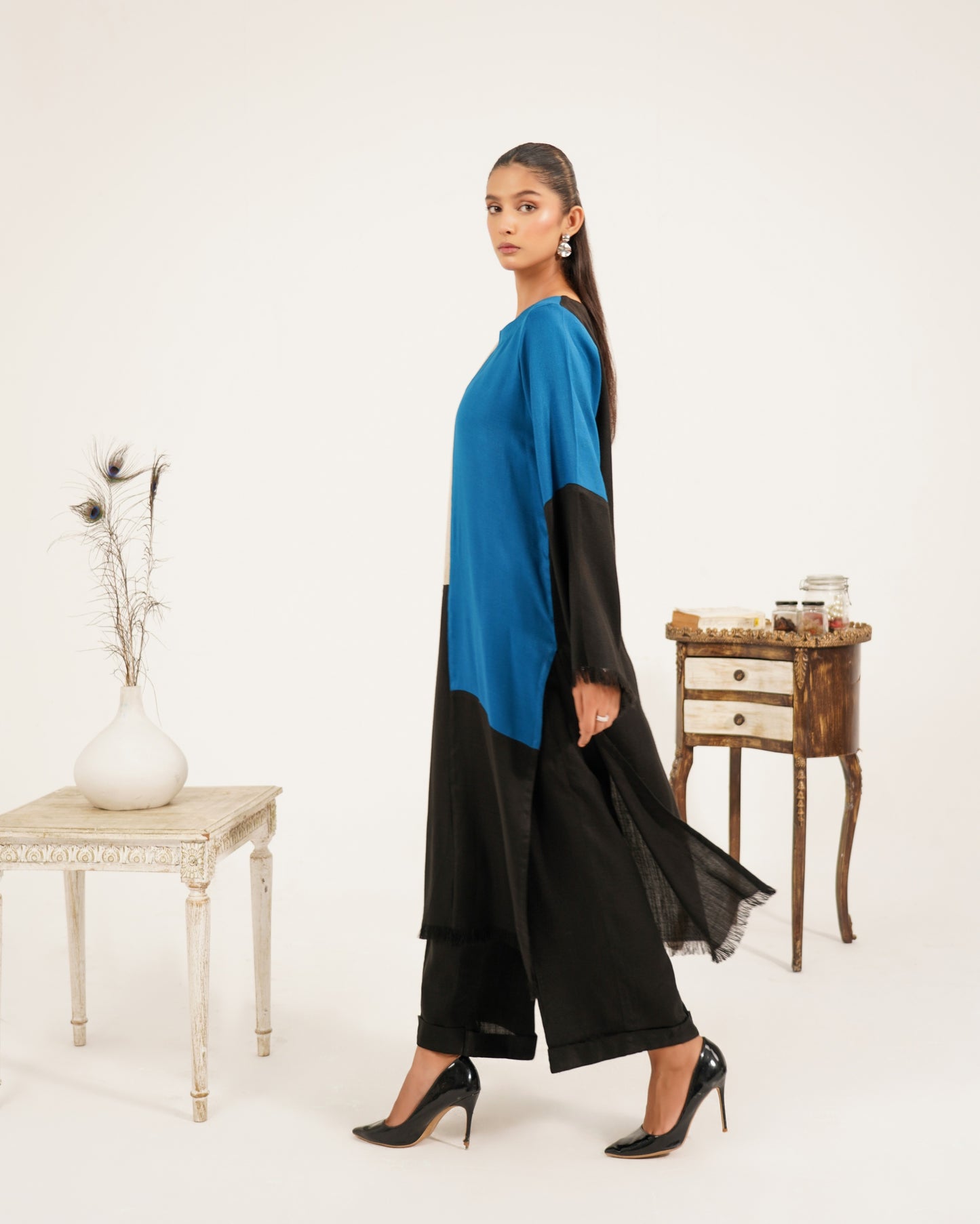 TS25-W43 PASHMINA COLOUR BLOCK SHIRT