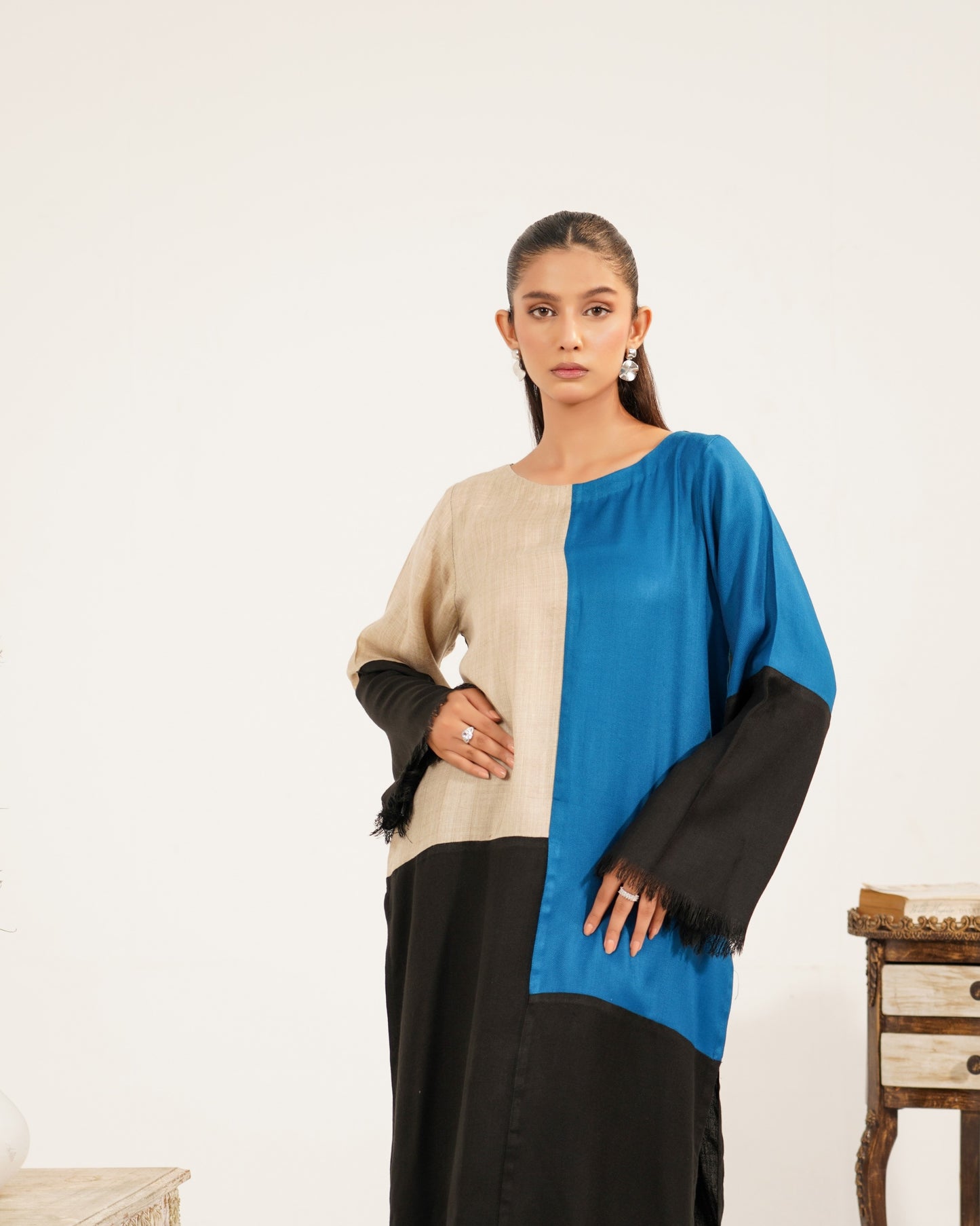 TS25-W43 PASHMINA COLOUR BLOCK SHIRT