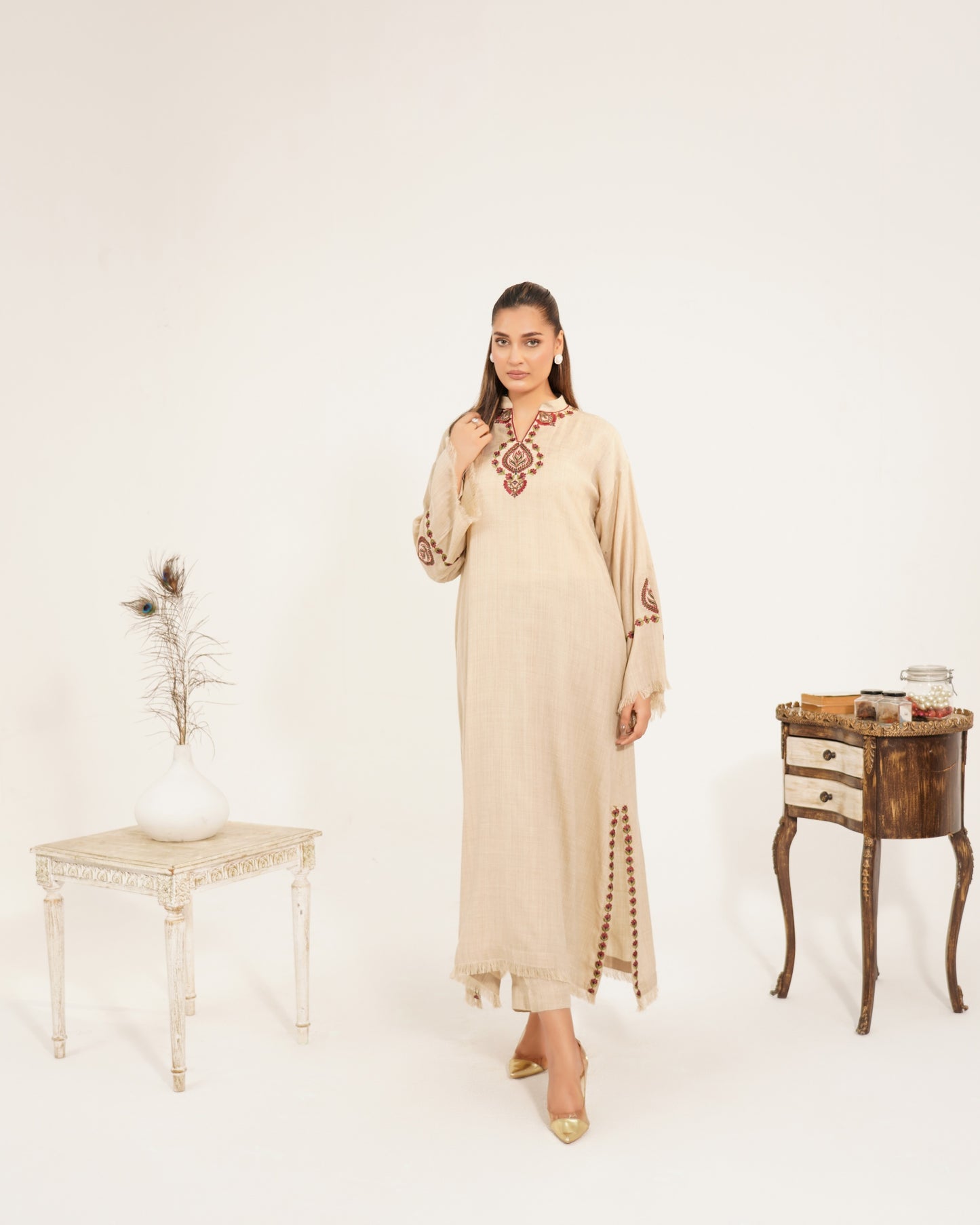 TS25-W77 PASHMINA EMBROIDERED KAFTAN